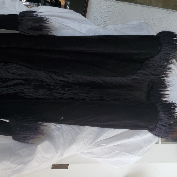 Vintage Sharagano Black Velvet faux fur trim long coat - Picture 2 of 12